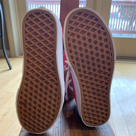 Vans Red High-Top Sneakers Universal - Picture 2 of 5